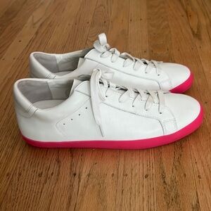 Banana Republic women’s casual sneakers white with hot pink sole
NWOT